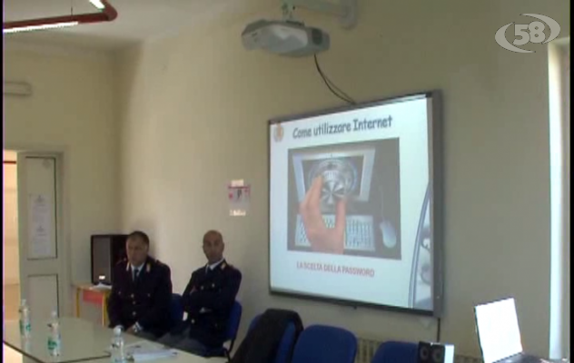 Pericoli della rete, la polizia postale parla agli studenti di Melito/VIDEO