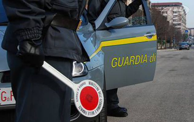 Fingono un posto di blocco e minacciano camionista: il mezzo ritrovato a Grottaminarda