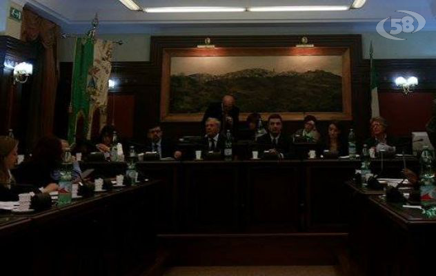 Ariano, Consiglio approva Regolamento, Piano Finanziario e Tari/INTERVISTE