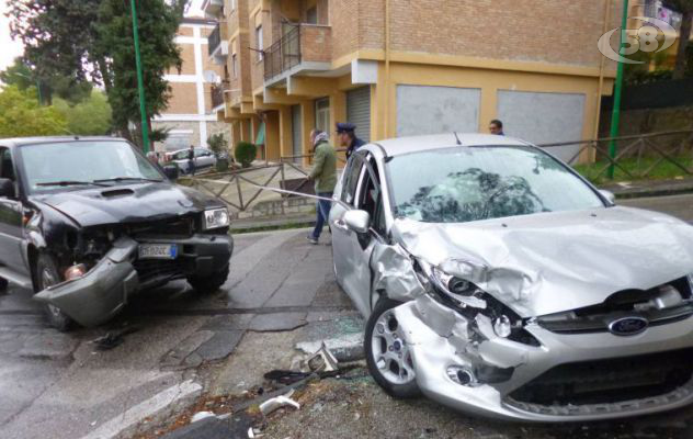 Cardito e Piano di Zona, terzo incidente: scontro tra auto e Suv