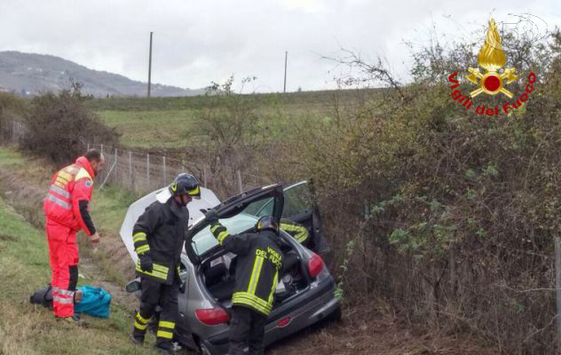 Grottaminarda, perde il controllo dell'auto: due fratelli in ospedale ad Ariano