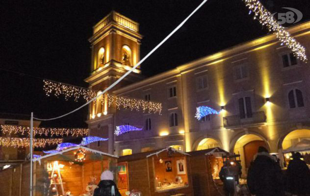Gli arianesi apprezzano le iniziative natalizie/SONDAGGIO
