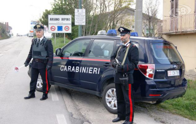 Ariano, ruba borsa da un'auto in sosta: beccato dai carabinieri