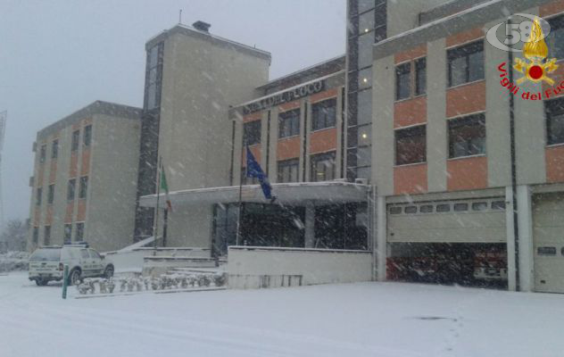 Neve e incendi, notte di lavoro per i Vigili del Fuoco: tromba d'aria nel Vallo di Lauro