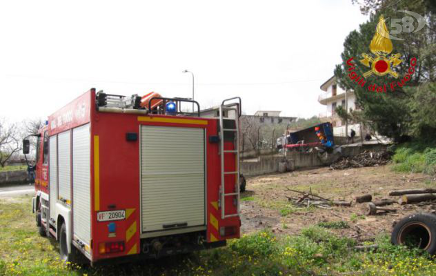 60enne muore schiacciato da un autocarro