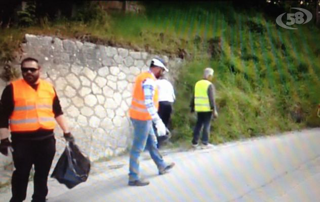 Ariano, volontari ripuliscono il Tricolle: ''La città è anche tua, rispettala''/VIDEO