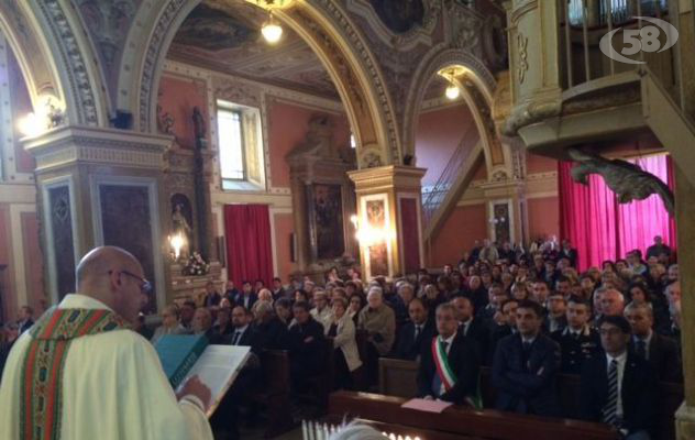 VIDEO/L'omaggio di Fontanarosa al giudice Ciampi, la commozione del figlio: ''Grazie per l'affetto''