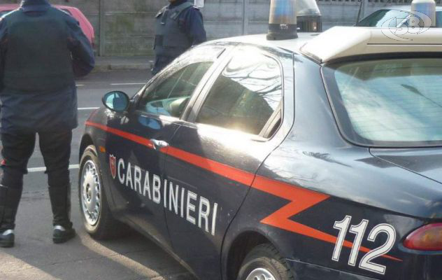 Ladri in casa messi in fuga dal proprietario