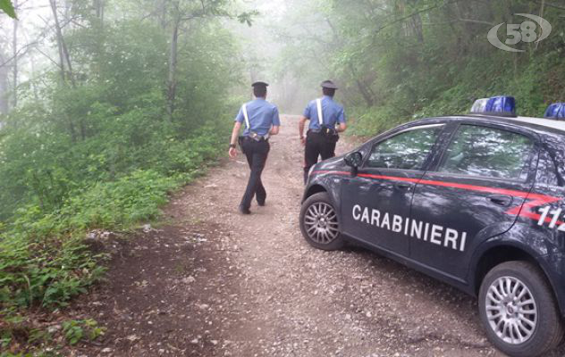 Si perdono durante un'escursione, ritrovati in un dirupo