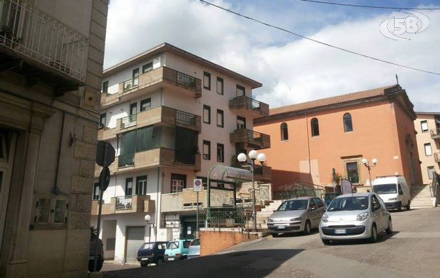 Ariano, 38enne trovato morto sul balcone di casa