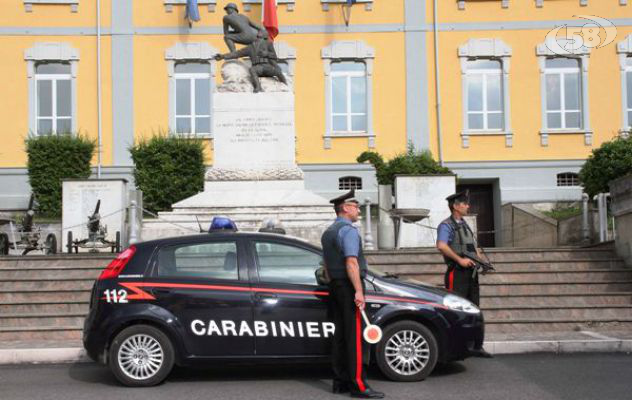 Lioni, ruba portafogli in un bar: incastrato dalle telecamere