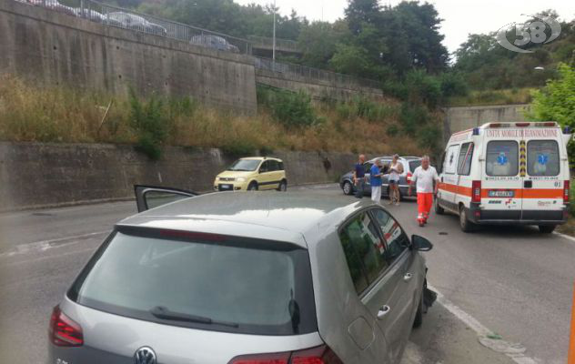 Ariano, incidente sulla Statale 90: automobilista in ospedale/FOTO